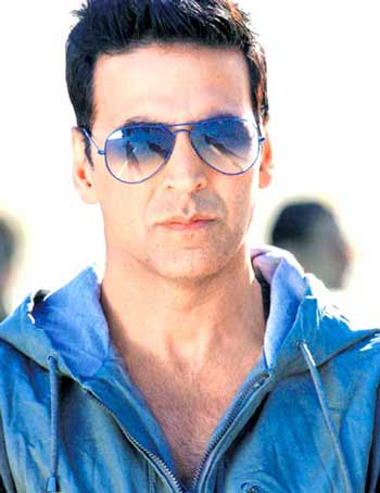 Akshay Kumar donate Rs 9 lakh each to the families of the 12 jawans