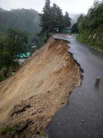 mussorrie-tehri-road-landslide
