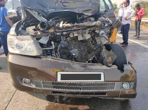 shabana-azmi-car-accident
