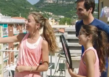 federer-rooftop-girls-tennis