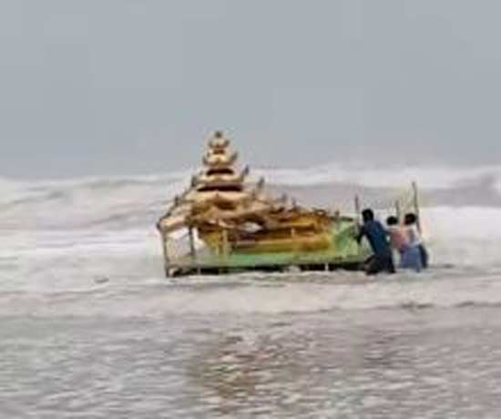 golden-chariot-sea