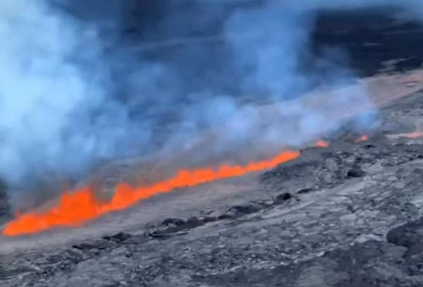 Mauna Loa Worlds Largest Active Volcano Erupts After 38 Years Unn