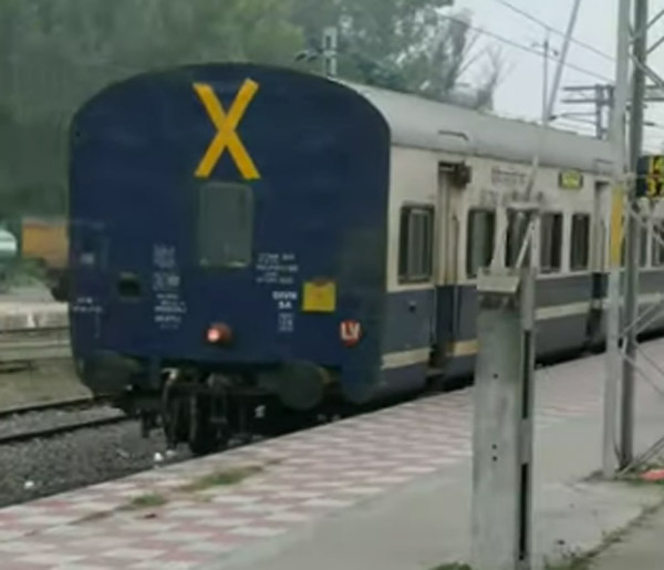 train-x-mark-coach