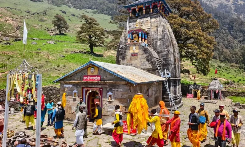 madhmaheshwar-temple