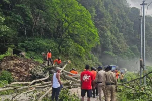 pithoragarh-rain-road-block